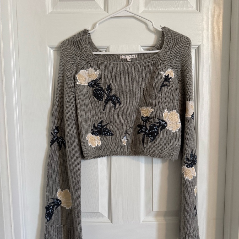 Gray Floral Knit Cropped Sweater